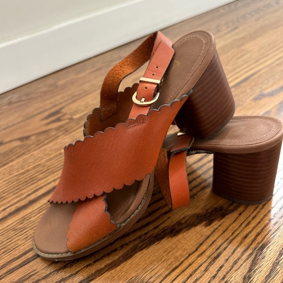 Anthropologie - Farylrobin Blanche scalloped heels 7.5 - Picture 4 of 5